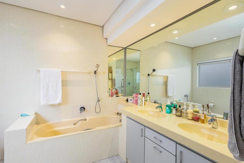 3 Bedroom Property for Sale in Bantry Bay Western Cape
